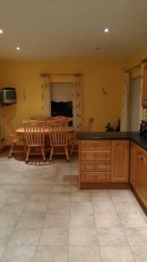 Warm And Welcoming Family Home Ballinrobe Extérieur photo