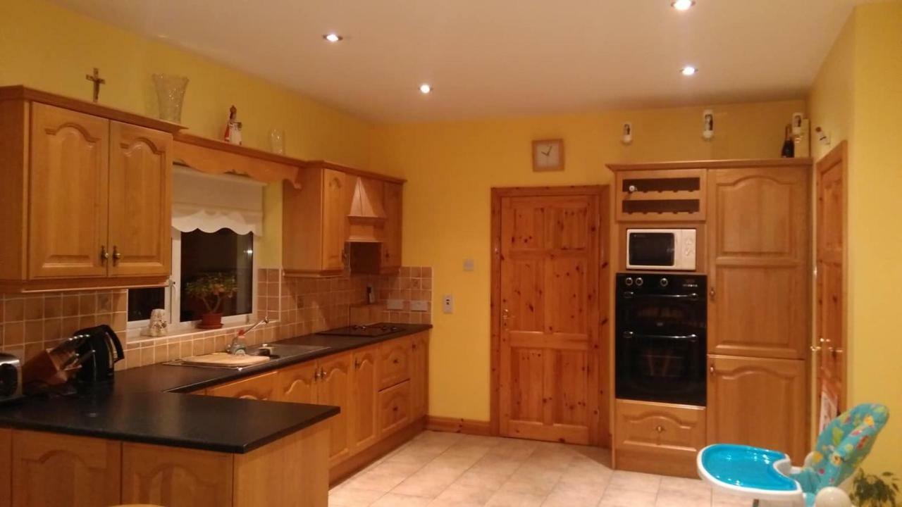 Warm And Welcoming Family Home Ballinrobe Extérieur photo